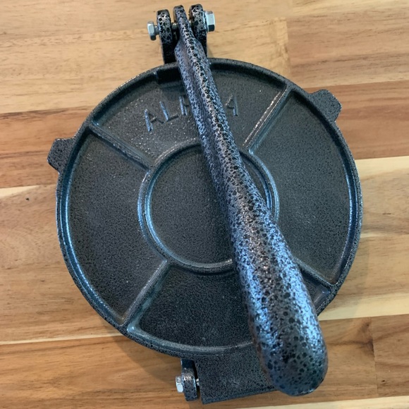 Alpha Living Cast Iron Tortilla Press |New with box|NWOT - Picture 2 of 7